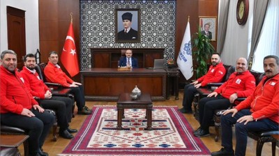Kızılay Heyeti Vali Ustaoğlu ile Buluştu