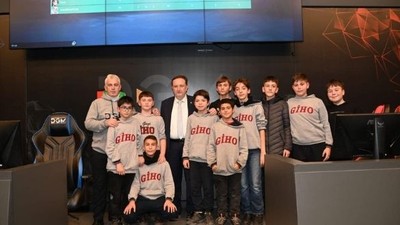 - BAŞKAN ORKAN GENÇLERLE BİRARAYA GELDİ
