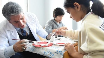 Müdür Tatlı Öğrencilerle Kil Yaptı