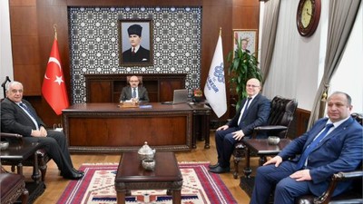 Vali Ustaoğlu Susurluk İlçe Yöneticilerini Ağırladı
