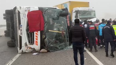 Yolcu Otobüsü Devrildi 4 Ölü 36 Yaralı