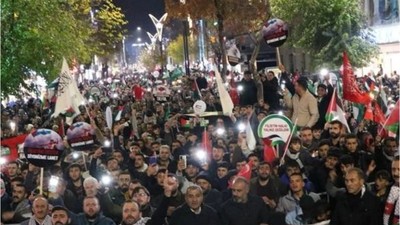 Muş’ta Gazze için meşaleli yürüyüş
