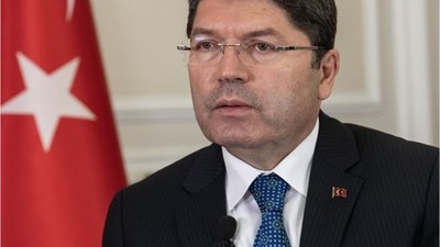 Adalet Bakanı Tunç: "İstanbul Sarıyer'de Kiliseye yapılan Saldırıyı Kınıyorum"