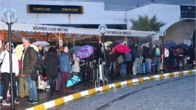 Yılbaşı Tatili İçin Ayvalık'ta Kuyruk Oluştu