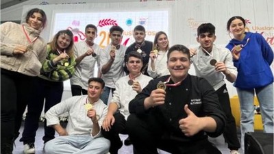 Ayvalık Mutfağına 8’i Altın 14 Madalya Geldi!