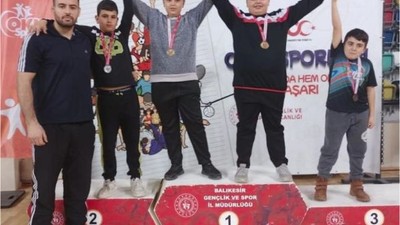 Balıkesirli Genç Güreşçilerden Altın Zafer