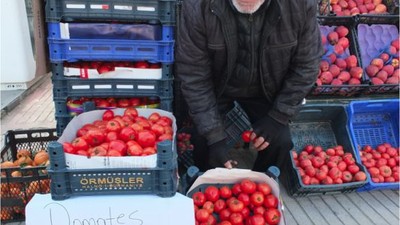 Balıkesir'in Pazarında 10 Liralık Domatese Büyük İlgi