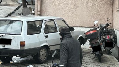 Balıkesir'de Kaldırımlar Kurtarılmayı Bekliyor