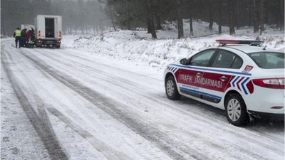 Jandarma'dan Yolda Kalan Sürücülere Yardım