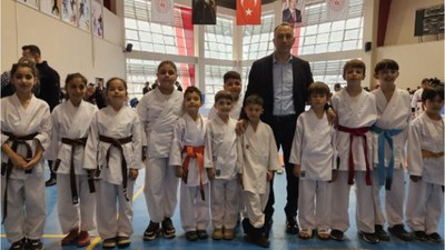 Bandırmalı Karateciler Şampiyonada Parladı