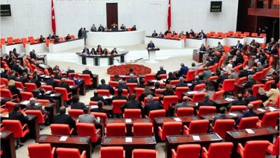 Meclisin Gündeminde Emekliye Ek Zam Teklifi Olacak