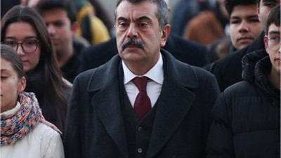 Okullar Haftaya Şehitlere Saygı Duruşuyla Başladı