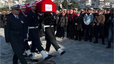Erdek Denizci Şehidine Ağladı