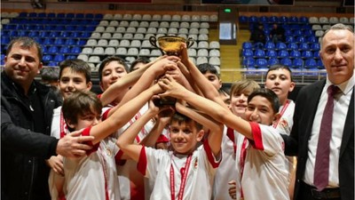 Balıkesir'de Voleybol Müsabakaları Heyecanla Tamamlandı