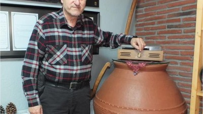 Burhaniye'de Yağ Küpleri Dekoratif Sanata Dönüştü
