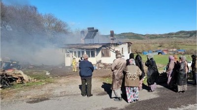 Sındırgı'da Çıkan Yangın Evi Kül Etti