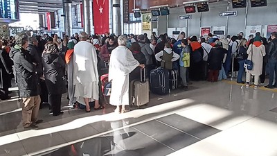 177 Umreci Edremit Havaalanı'ndan Uğurlandı