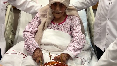 5. kez hayata merhaba diyen Hatice nine 111 yaşında