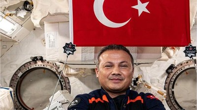 Alper Gezeravcı Dünyaya İlk Adımını Attı