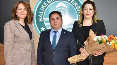 Balıkesir Sağlık Bilimleri'nde Dekanlık Değişimi