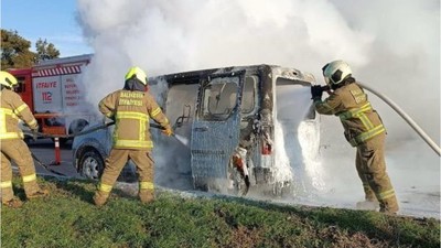 Balıkesir'de Belediyeye Ait Araç Alev Aldı