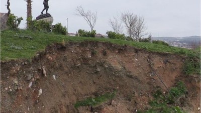 Bandırma'da Toprak Kayması Alarmı