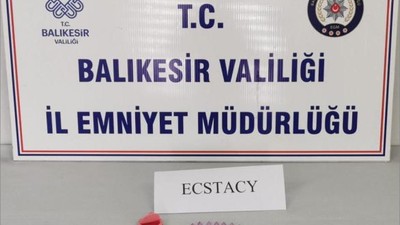 Dur İhtarına Uymayan Şüpheli Uyuşturucu İle Yakalandı