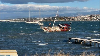 Fırtına Ayvalık'ta Tekneleri Batırdı