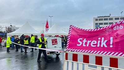 Frankfurt Havalimanı’nda 800 Uçuş Grevden İptal Edildi