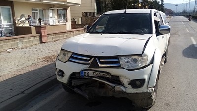 Kadın Sürücü Adayına Ehliyet Sınavında Kamyonet Çarptı