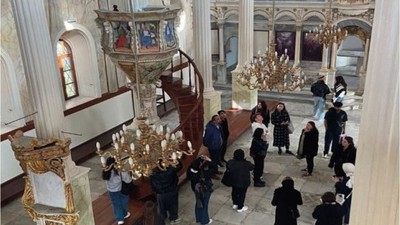 Ayvalık'ta Öğrenciler Tarihi Yapıları İnceledi