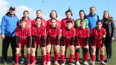 Balıkesir'in Tek Kadın Futbol Takımından Galibiyet