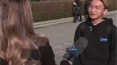 Kira Ödemek Yerine Derslerine Uçakla Gidip Geliyor