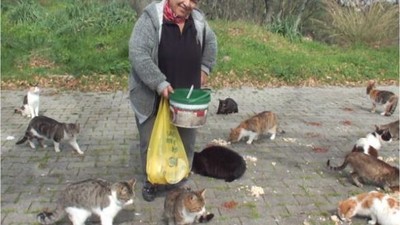 Balıkesir'in Emekli Hemşiresinden 20 Yıllık Şefkat Eli