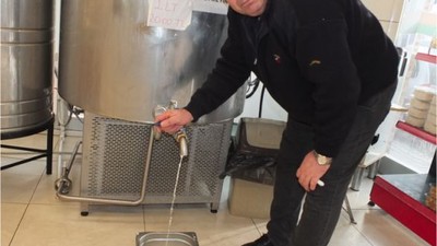 Balıkesir'de Taze Süt Servisi İlgi Topluyor