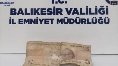 5 TL'lik Banknota Sarıp Araba Lastiğine Sakladılar!