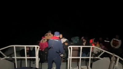 Ayvalık açıklarında 39 düzensiz göçmen yakalandı