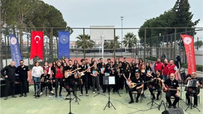 Ayvalık'ta Gençlerden Konser