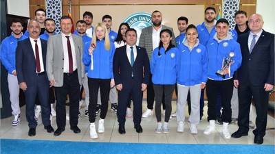 BAÜN Kick Boks Takımı Madalyalarıyla Evine Döndü