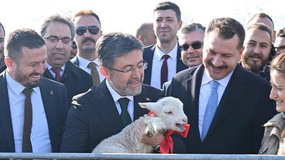 Bakan Yumaklı; "Balıkesir in potansiyeli tahayyül ettiklerimizin daha ötesinde"