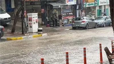 Bandırma'nın İşlek Caddeleri 10 Dakikada Göle Döndü