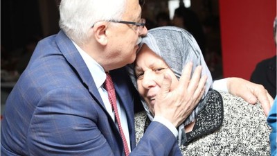 Başkan Deveciler Şehit ve Gazi Ailelerini İftarda Ağırladı