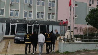 Dolandırıcılık Suçundan Aranan Aile Çiftlikte Yakalandı