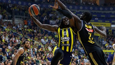 Hayes-Davis rekor kırdı, Fenerbahçe farklı kazandı