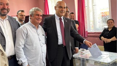 İYİ Partili Turhan Çömez Oyunu Kullandı