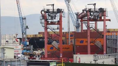 Kocaeli'deki Evyapport Limanı'nda Gemi Vinç Kazası
