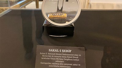 Konya'da Mevlana Müzesi'nde Yıllar Sonra Sakal-ı Şerif Ziyarete Açıldı