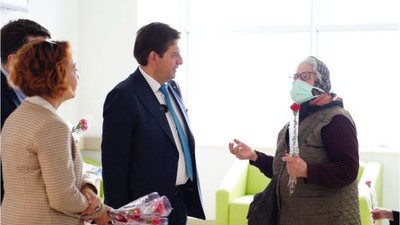 Mustafa Aysel 8 Mart'ı Karanfillerle Kutladı