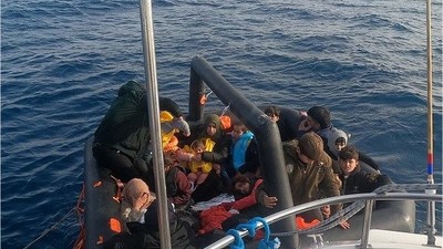 TCSG-8 Botu Düzensiz Göçmenleri Kurtardı