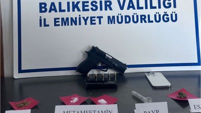 Uyuşturucu Tacirini Elleri Ele Verdi